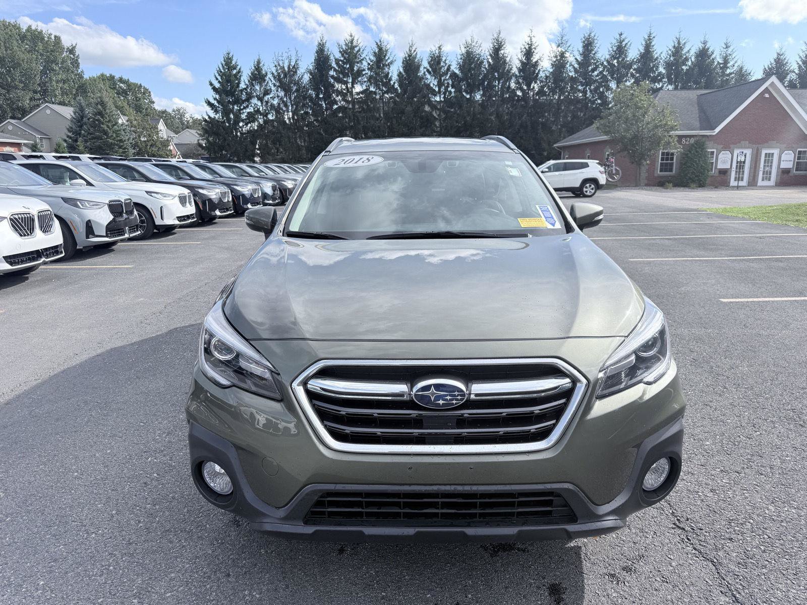 Used 2018 Subaru Outback 3.6R Touring AWD/4WD image 2