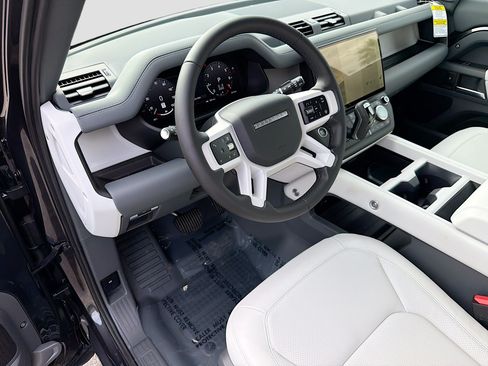 New 2026 Land Rover Defender 130 X-Dynamic SE AWD/4WD image 25