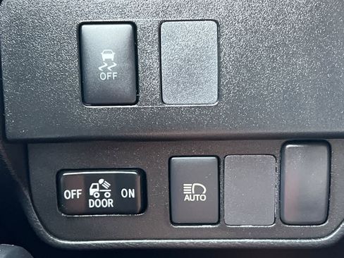 Used 2020 Toyota Tacoma SR w/ SR Convenience Package RWD image 20