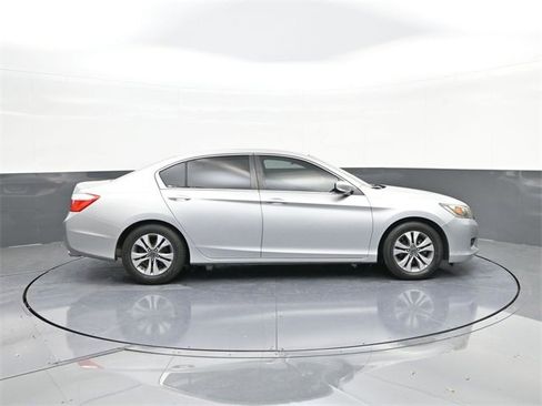 Used 2013 Honda Accord LX image 24