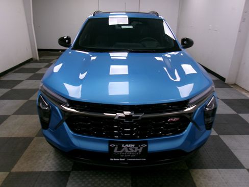 Used 2026 Chevrolet Trax RS w/ Sunroof Package FWD image 2