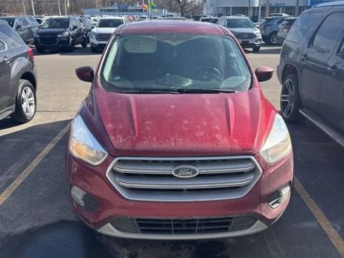 Used 2017 Ford Escape SE image 3