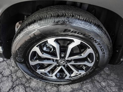 Used 2024 Toyota Corolla Cross AWD Hybrid image 7