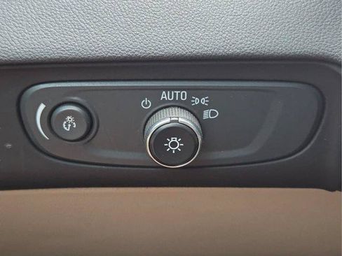 Certified 2021 Buick Enclave Essence w/ Sound and Sites Package FWD image 31