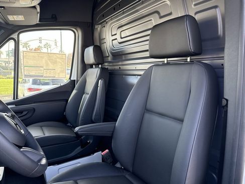 New 2026 Mercedes-Benz Sprinter 2500 image 12