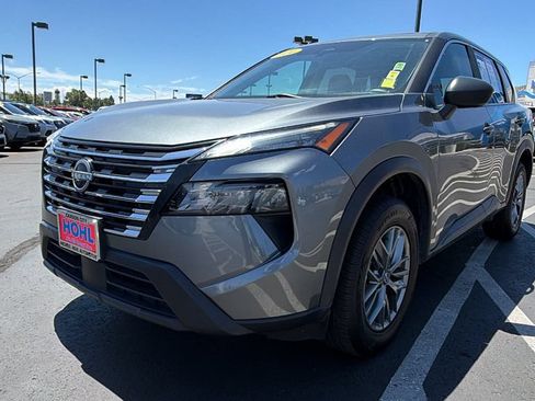 Used 2024 Nissan Rogue S AWD/4WD image 7