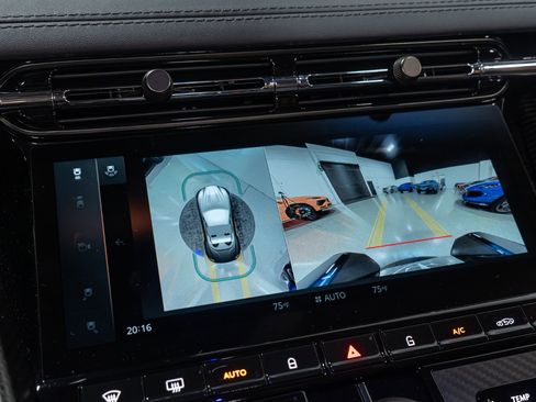 Used 2024 Aston Martin DB12 Convertible image 58