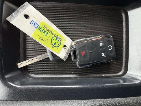 Used 2019 Chevrolet Silverado 1500 LT image 40