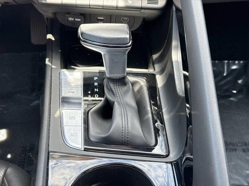 Used 2024 Hyundai Elantra Limited FWD image 14