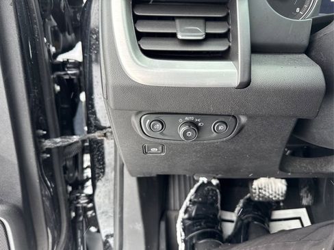 Used 2019 GMC Terrain SLT w/ Preferred Package image 18