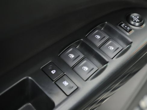 Used 2022 GMC Canyon AT4 w/ Trailering Package image 9