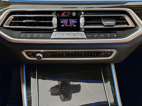 Certified 2022 BMW X5 xDrive45e image 16