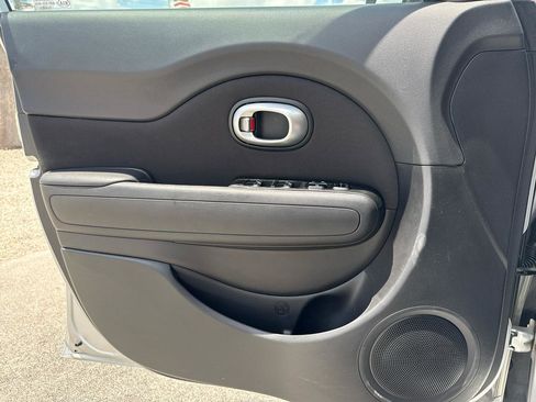 Used 2019 Kia Soul + FWD image 43