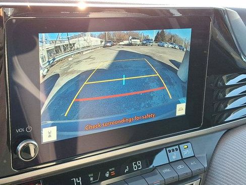 Certified 2025 Toyota Camry SE image 17