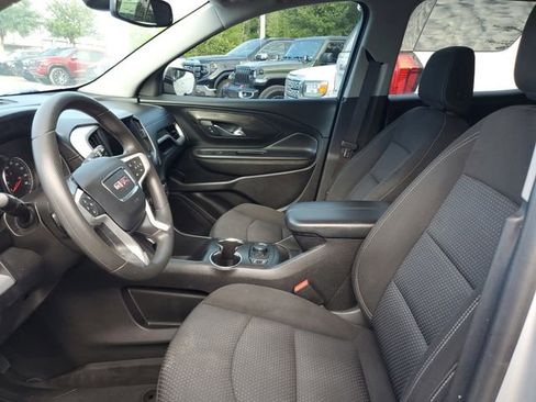 Used 2022 GMC Terrain SLE w/ Driver Convenience Package FWD image 18
