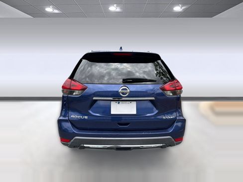 Used 2018 Nissan Rogue SV AWD/4WD image 10