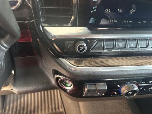 Used 2025 Chevrolet Silverado 2500 LT w/ Convenience Package image 34