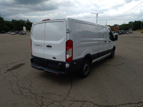 Used 2018 Ford Transit 250 148 Low Roof RWD image 4