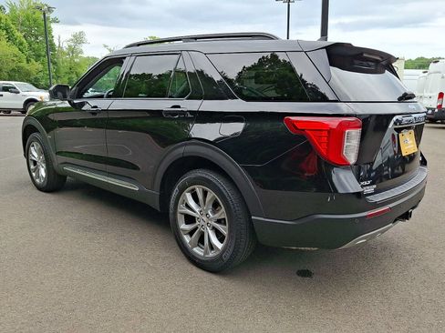 Certified 2023 Ford Explorer XLT w/ Equipment Group 202A AWD/4WD image 4