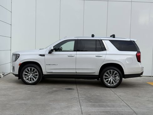 Used 2024 GMC Yukon Denali w/ Denali Reserve Package image 4