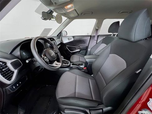 Used 2024 Kia Soul LX w/ Option Group 015 image 10