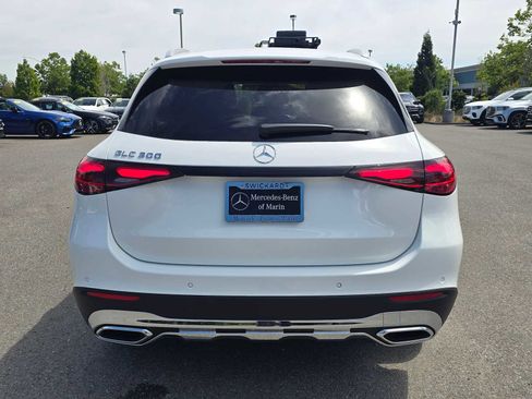 Used 2026 Mercedes-Benz GLC 300 image 4
