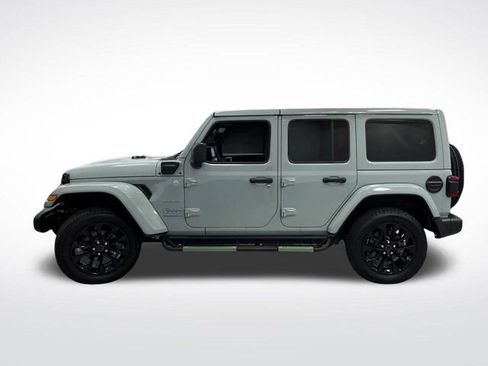 Used 2024 Jeep Wrangler Unlimited Sahara image 11