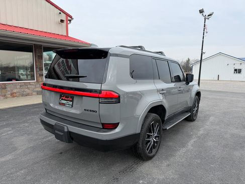 Used 2024 Lexus GX 550 GX 550 Premium 4WD w/ Accessory Package (2T) image 4