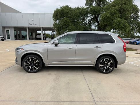 Certified 2023 Volvo XC90 B6 Plus AWD/4WD image 3