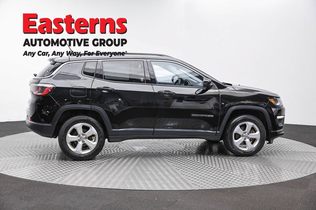 Used 2018 Jeep Compass Latitude w/ Popular Equipment Group AWD/4WD image 5