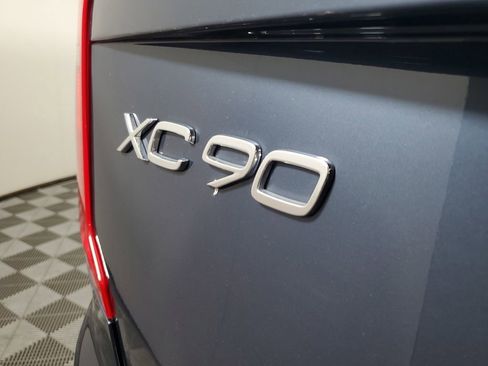 Certified 2024 Volvo XC90 T8 Ultimate w/ Lounge Package image 10