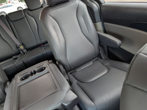Certified 2026 Kia Carnival FWD image 14
