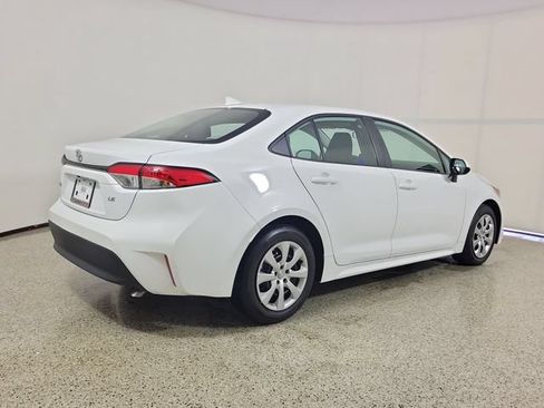 Used 2025 Toyota Corolla LE FWD image 5