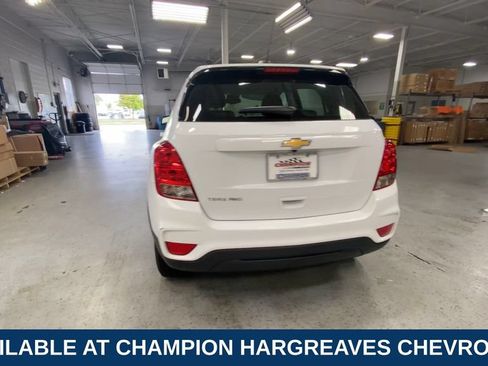 Used 2018 Chevrolet Trax LS AWD/4WD image 9