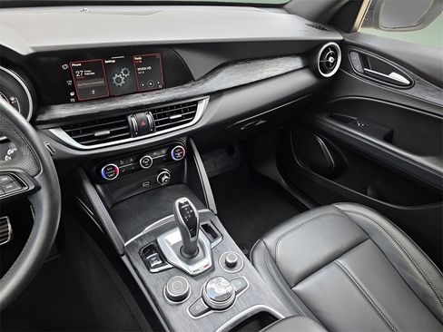 Used 2022 Alfa Romeo Stelvio Sprint image 30