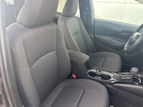 Used 2024 Toyota Corolla LE w/ LE Convenience Package FWD image 32