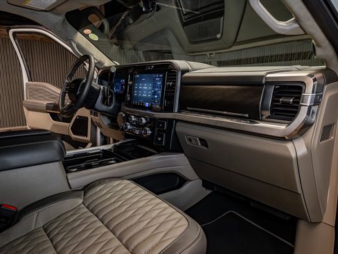 Used 2026 Ford F450 Platinum w/ Platinum Plus Package image 18