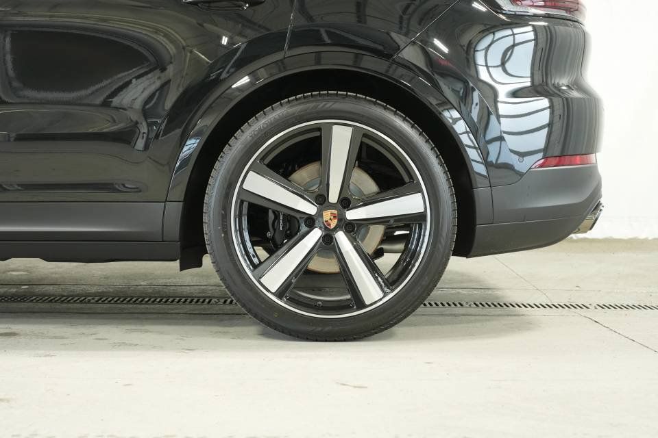 Certified 2026 Porsche Cayenne Coupe AWD/4WD image 45