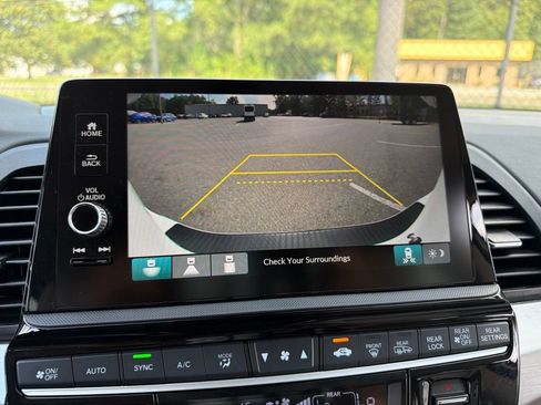 Used 2025 Honda Odyssey EX-L image 11