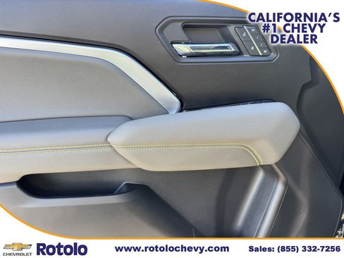 Used 2025 Chevrolet Colorado ZR2 w/ Technology Package image 26