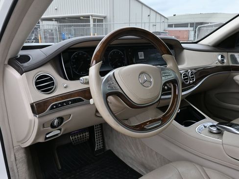 Used 2015 Mercedes-Benz S 550 Sedan image 17