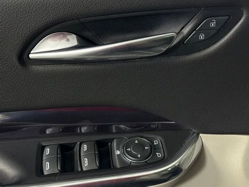 Used 2019 Cadillac XT4 Luxury w/ Cold Weather Package image 12