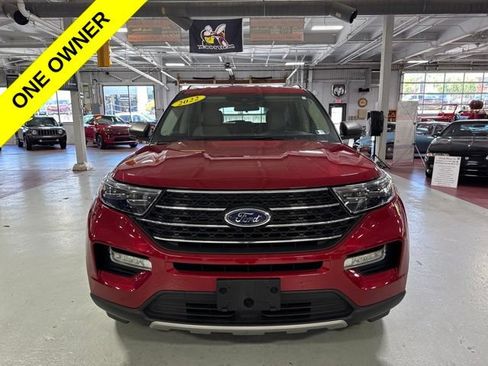 Used 2022 Ford Explorer XLT w/ Equipment Group 202A AWD/4WD image 8