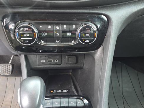 Used 2022 Buick Encore GX Essence w/ Advanced Technology Package image 26