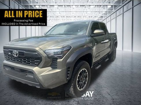 Used 2025 Toyota Tacoma TRD Off-Road w/ TRD Off Road Upgrade Package AWD/4WD image 1