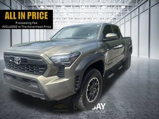 Used 2025 Toyota Tacoma TRD Off-Road w/ TRD Off Road Upgrade Package AWD/4WD video 1