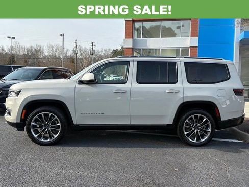 Used 2022 Jeep Wagoneer Series III w/ Premium Group I image 2