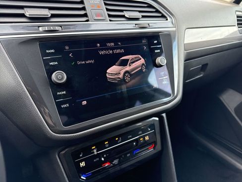 Used 2024 Volkswagen Tiguan SE image 35