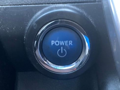 Used 2015 Toyota Camry SE image 11