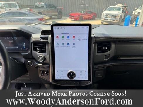Used 2023 Ford Expedition Platinum AWD/4WD image 12